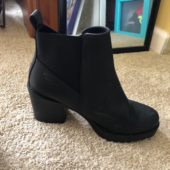 H&M Platform Boot - Picture 2 of 4